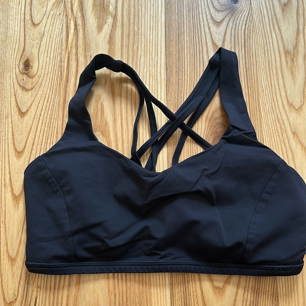 Black Crossover Sports Bra